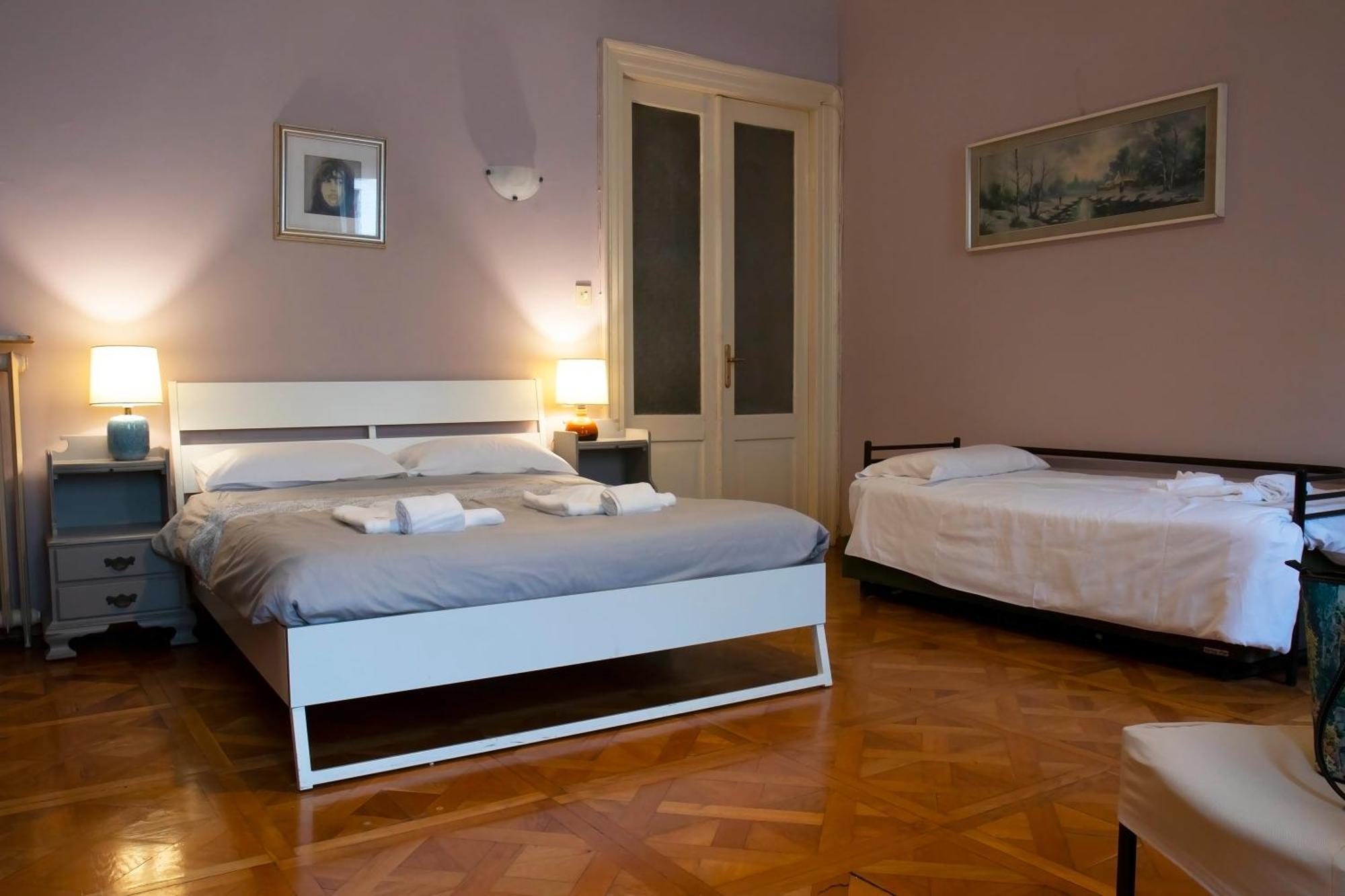 Hostel Teatro Трієст Екстер'єр фото